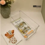استند دو طبقه اکرولیک شفاف روی کابینت برای نگهداری بانکه حبوبات و ظروف آشپزخانه