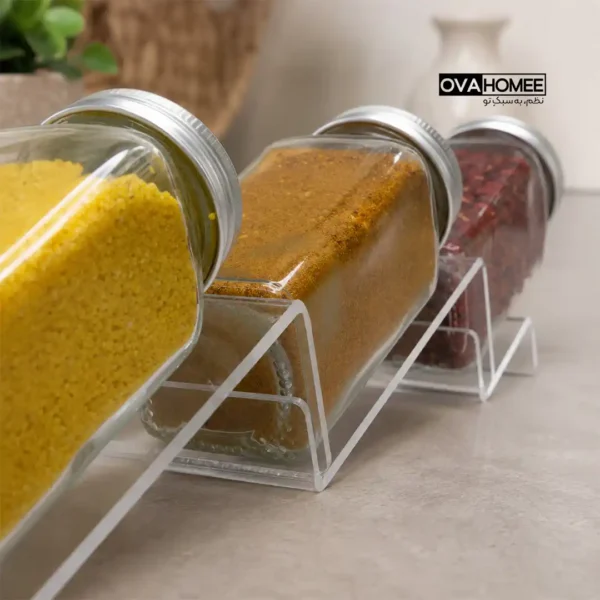 استند مک کارتی شفاف شیب‌دار برای نظم‌دهی شیشه ادویه