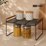استفاده از شلف فلزی داخل کابینت برای ایجاد طبقه دوم و نظم بیشتر